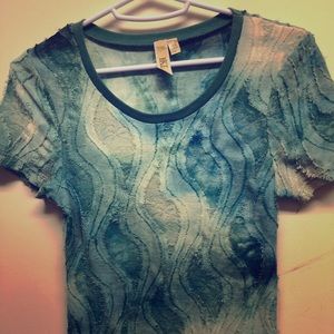 Green fitted BKE t-shirt from The Buckle